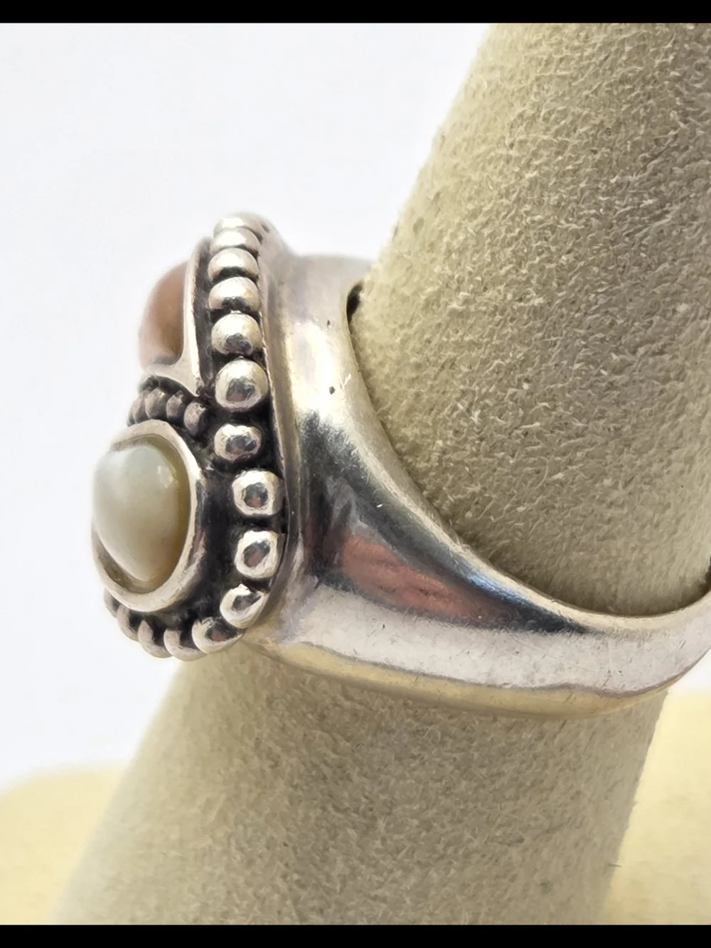 ​Boho Sterling Silver 925 Mother of Pearl & Amber Beaded Border Ring 8